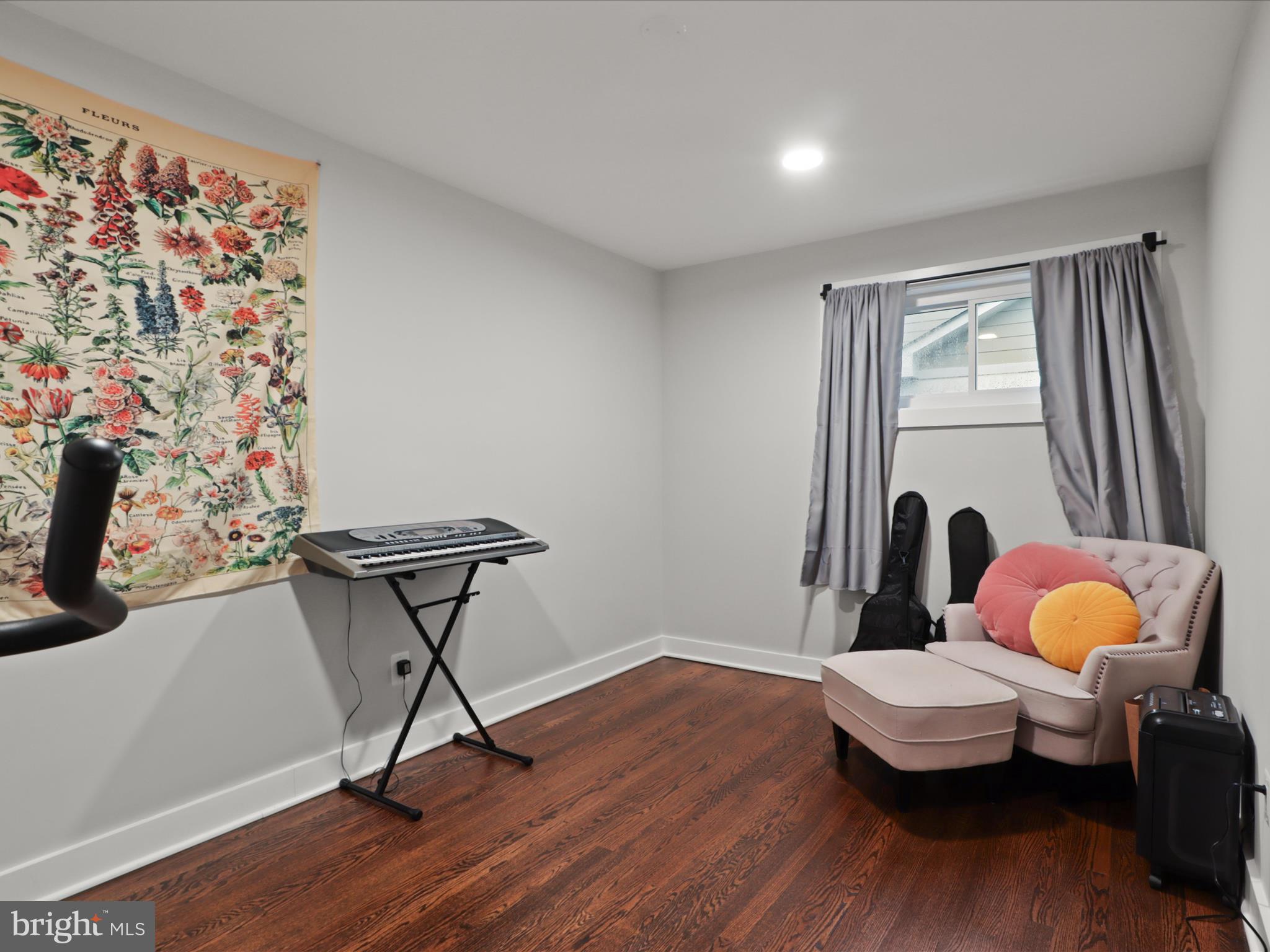 BROYHILL CREST - Residential Lease