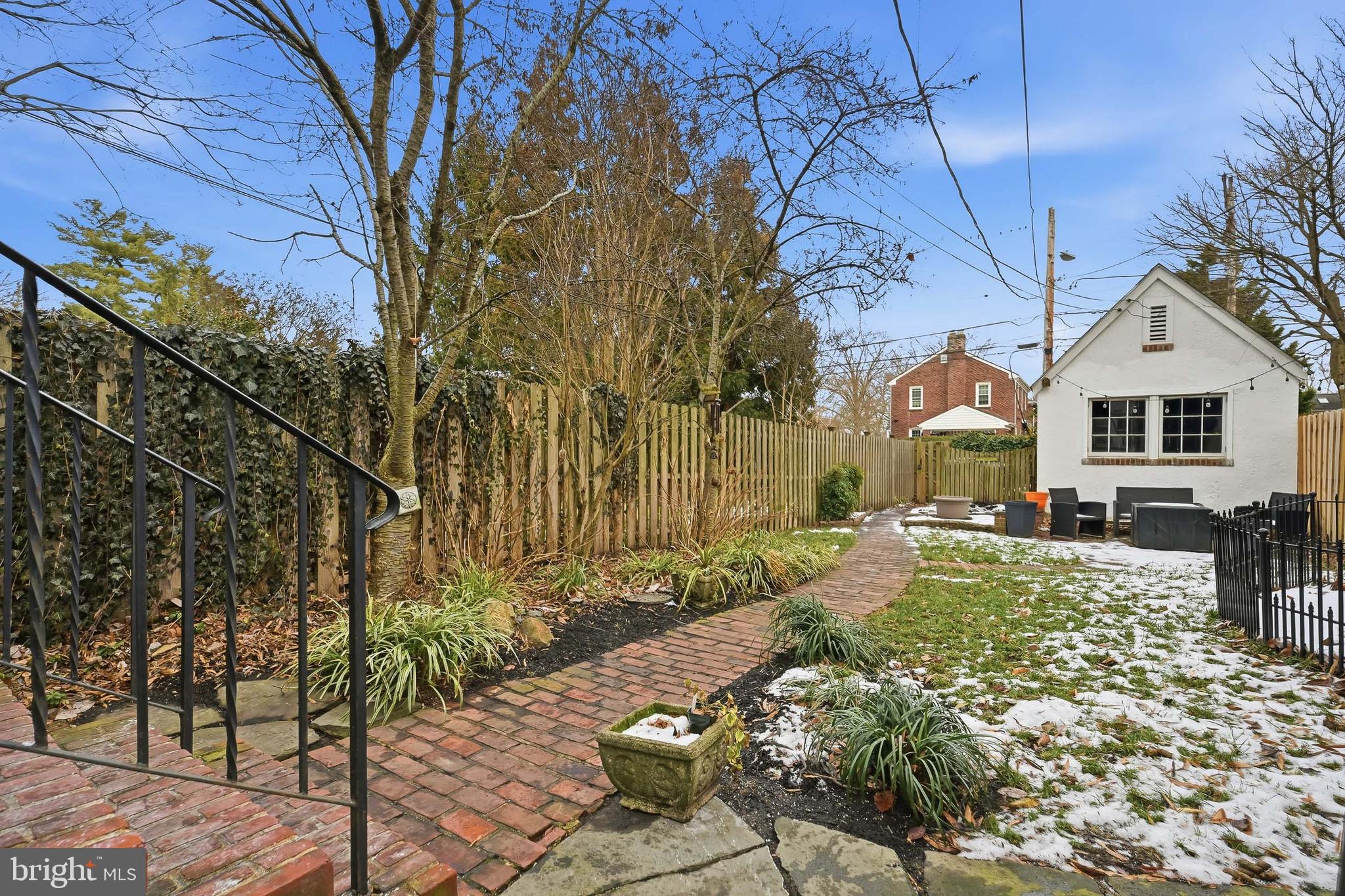 WAWASET PARK - Residential