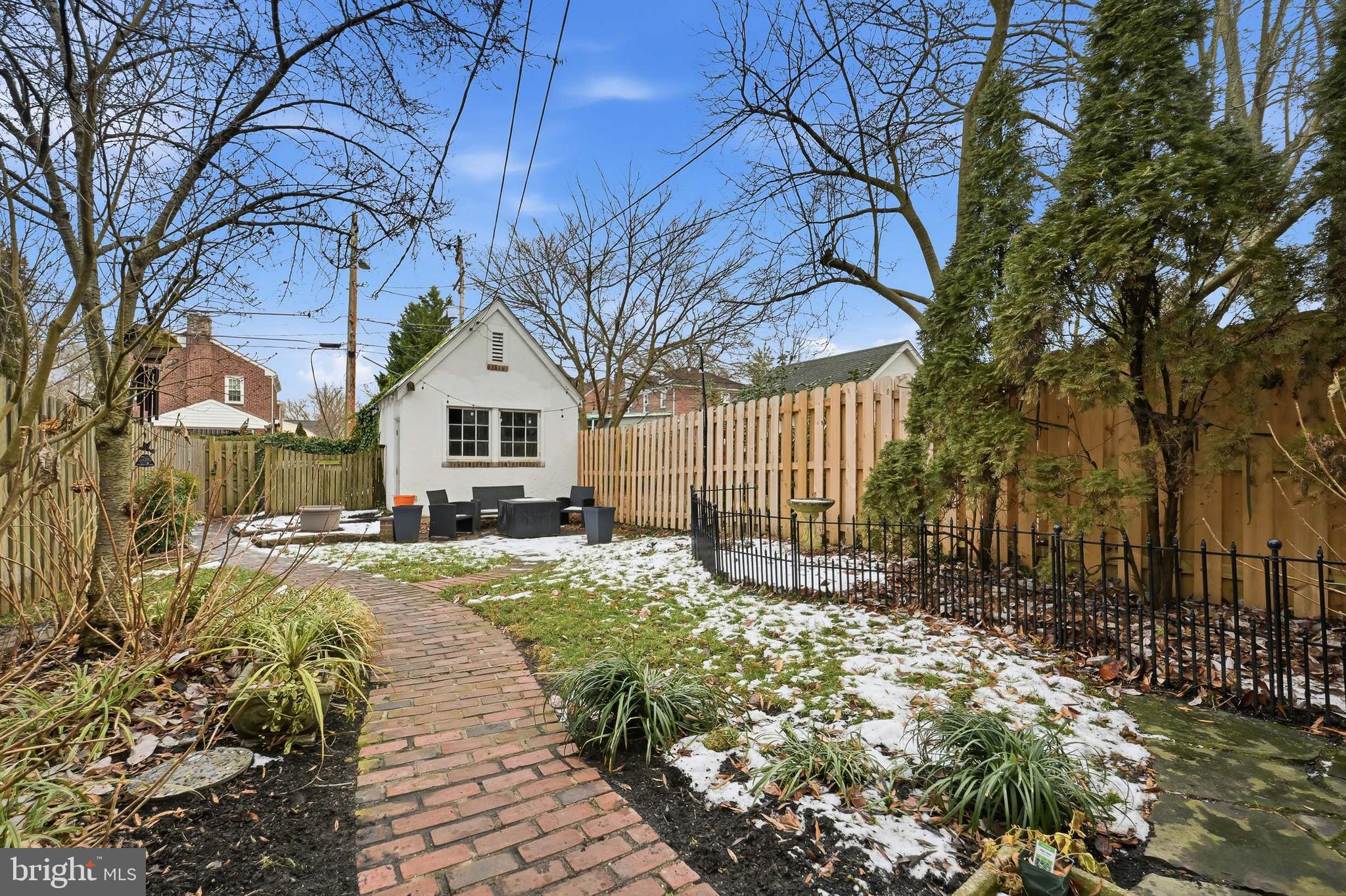 WAWASET PARK - Residential