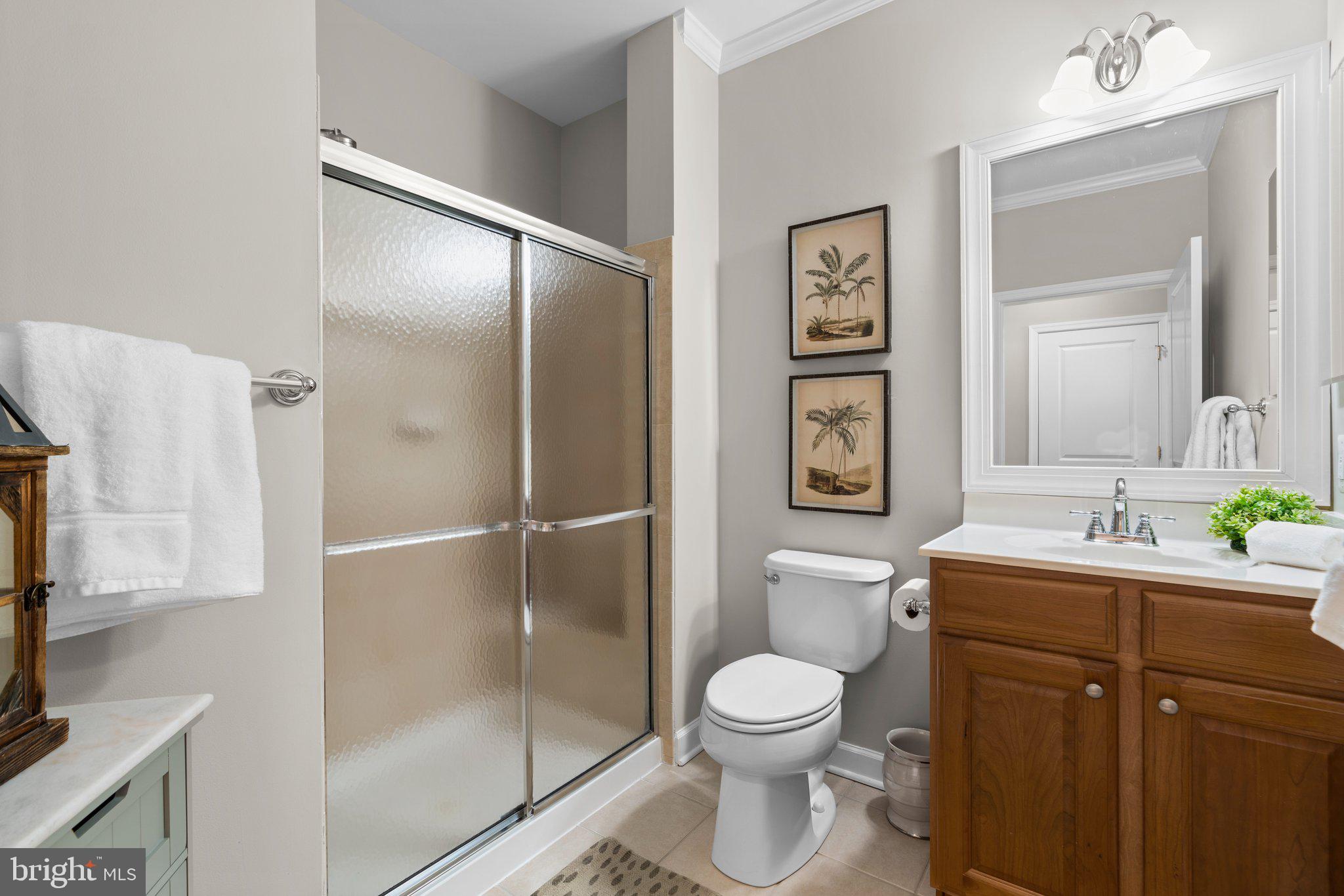 FOUR SEASONS - Residential