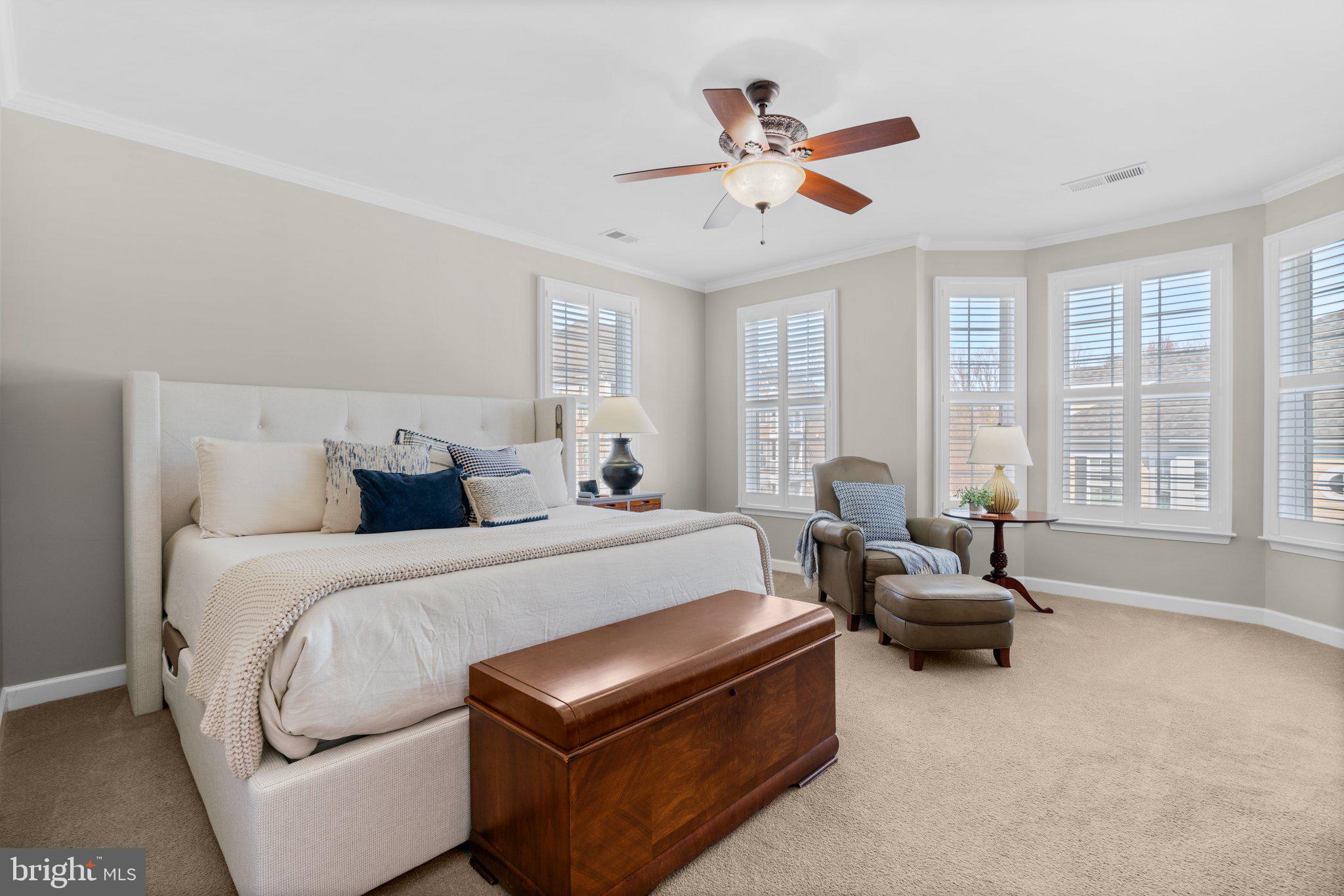 FOUR SEASONS - Residential