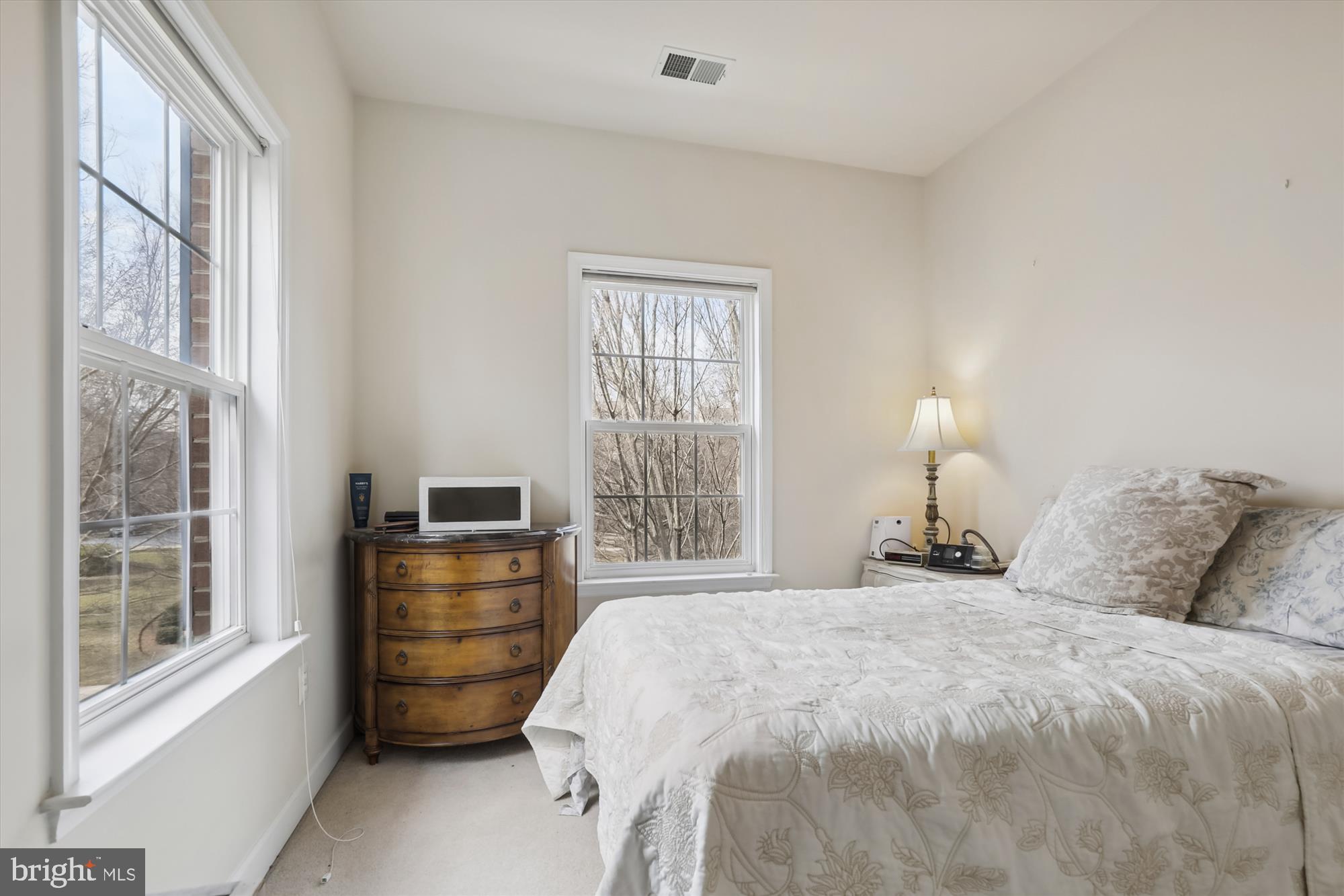 KING FARM BAILEYS COMMON - Residential Lease