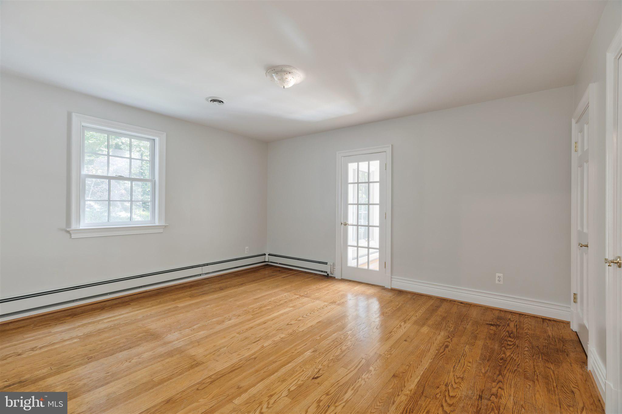 COUNTRY ACRES - Residential