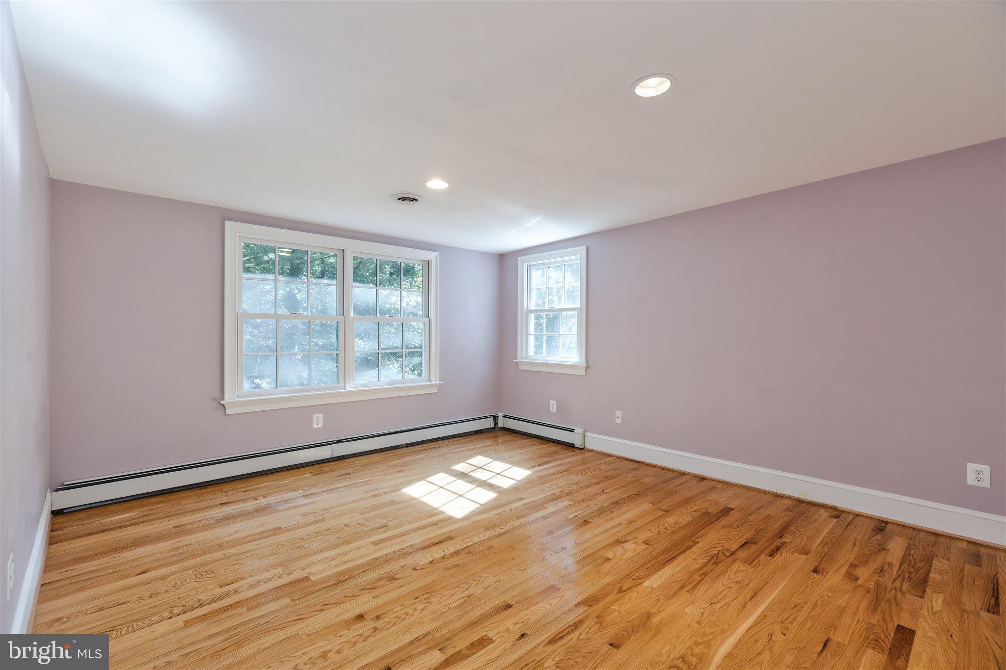 COUNTRY ACRES - Residential