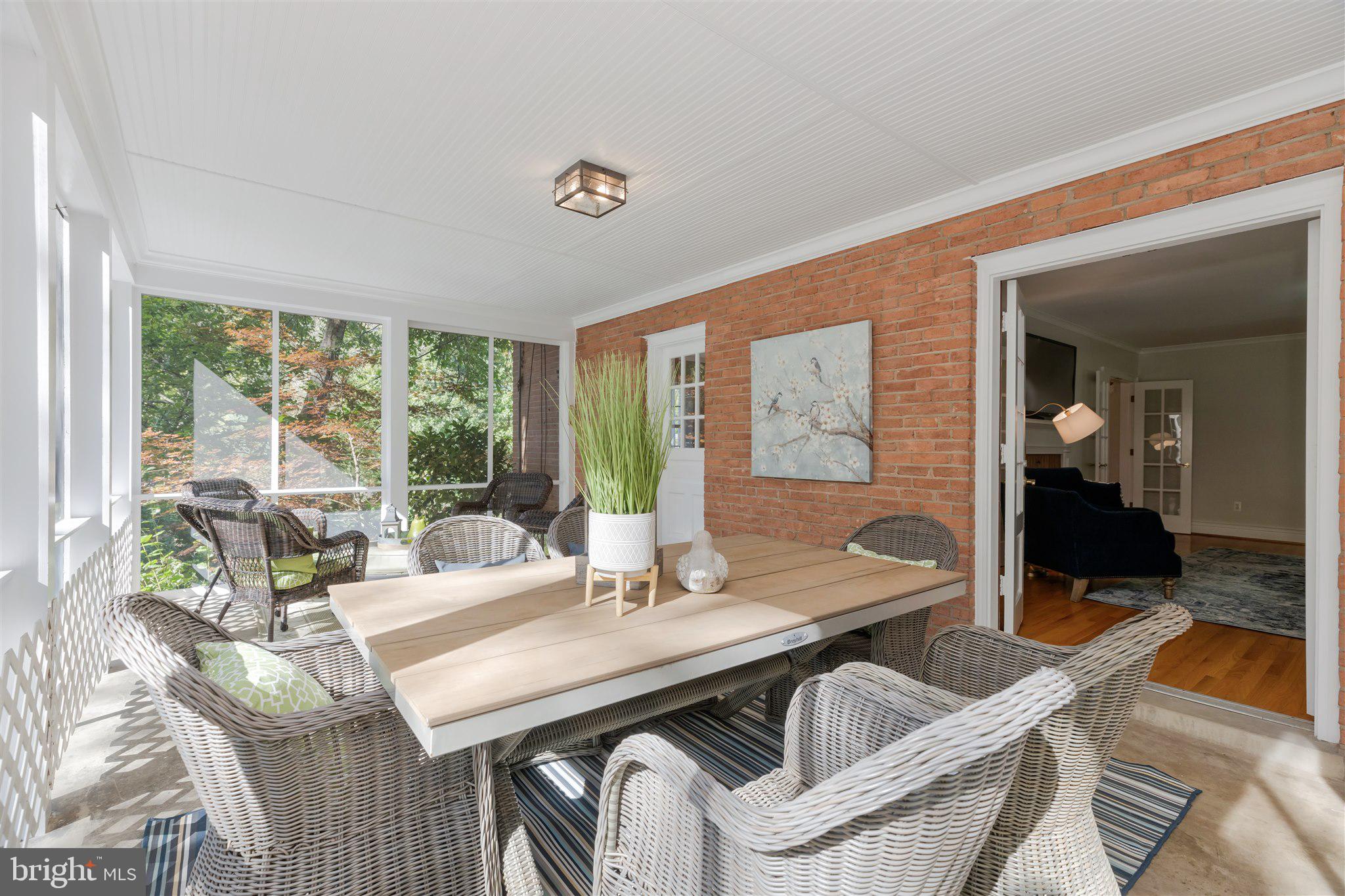 COUNTRY ACRES - Residential