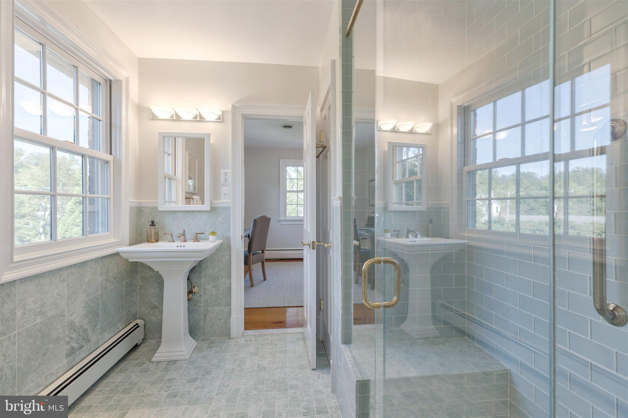 COUNTRY ACRES - Residential