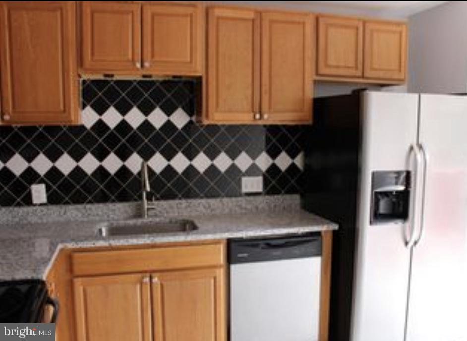 SEQUOIA LEA - Residential Lease