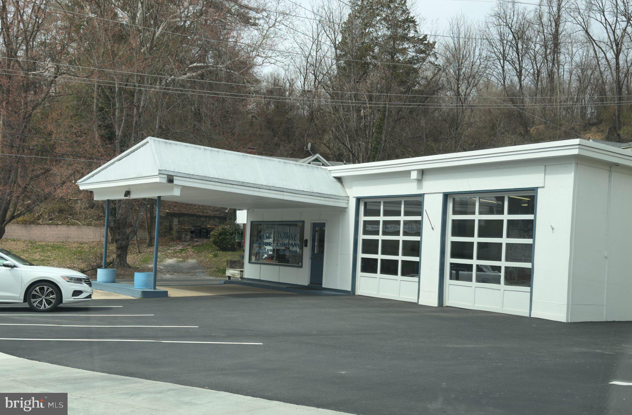 7415 SPRINGFIELD AVENUE