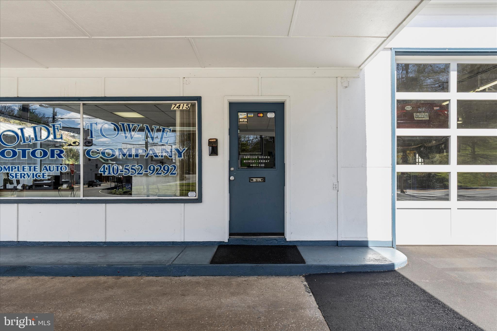 7415 SPRINGFIELD AVENUE