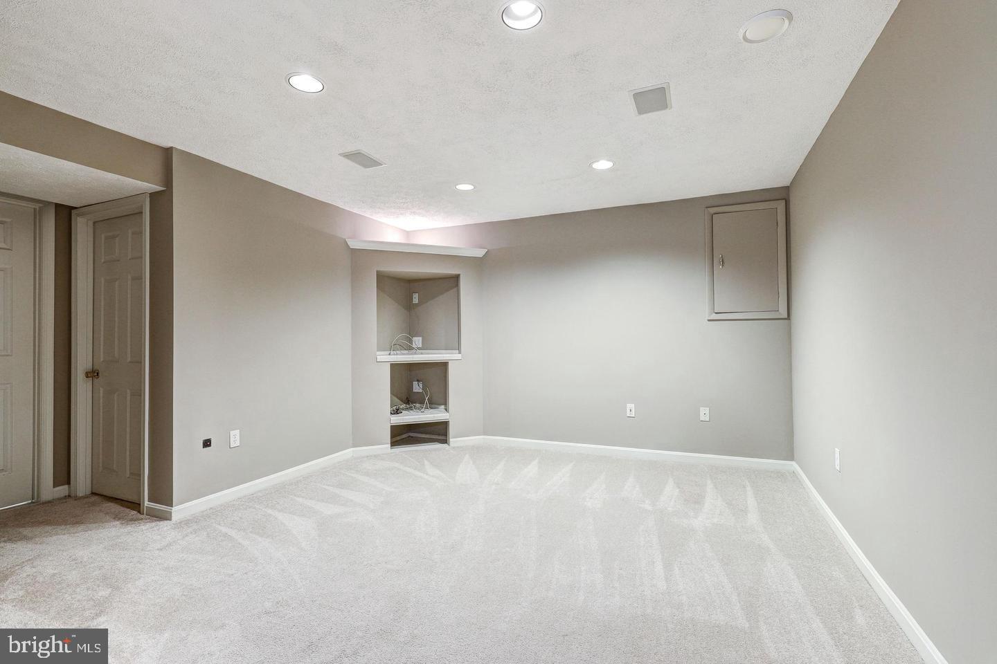 WOODBROOK - Residential Lease