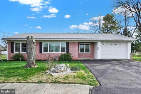 7 Willow Run Road, Dover, PA MLS: PAYK2079122