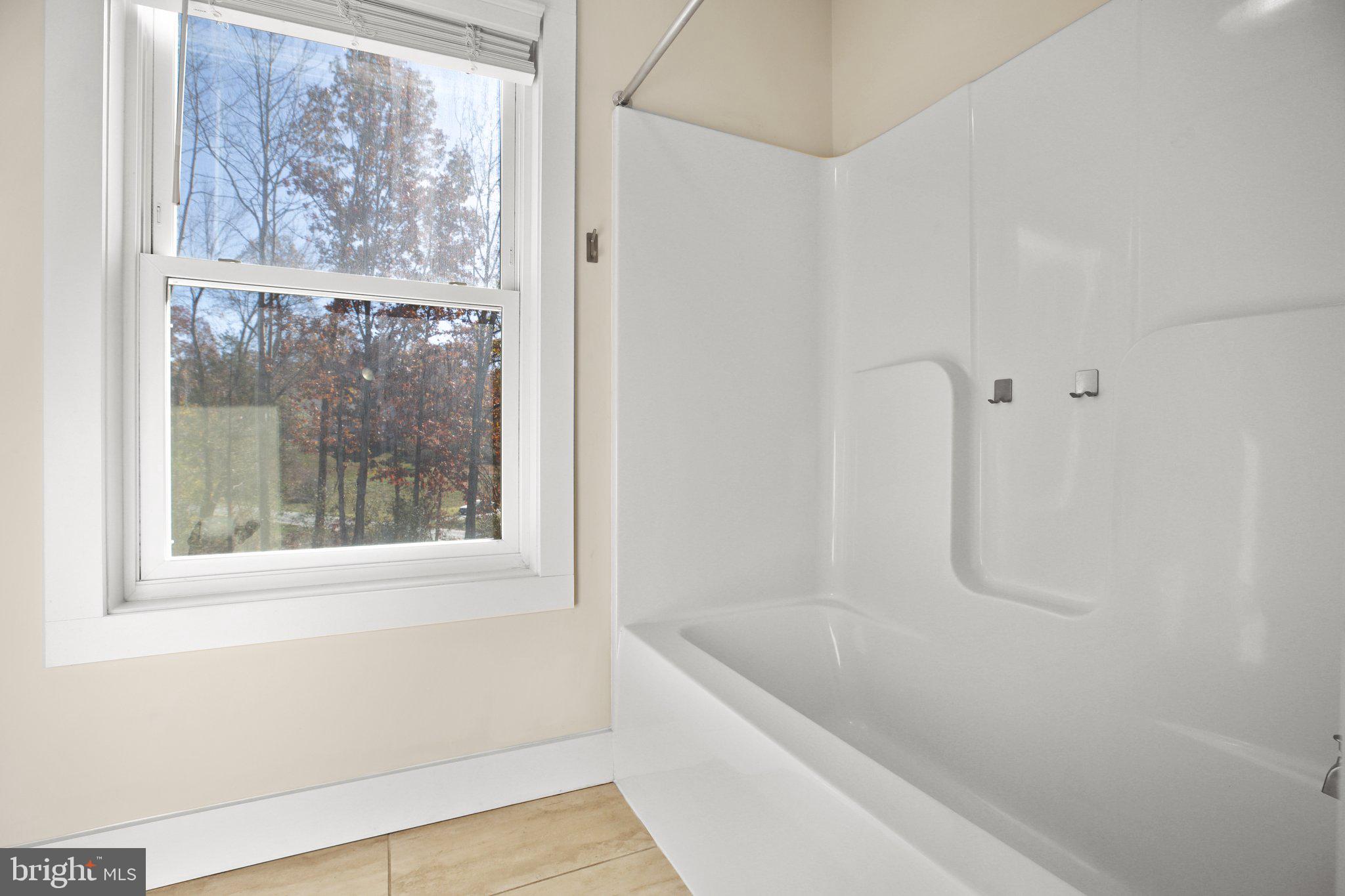 HIDDEN LAKE - Residential