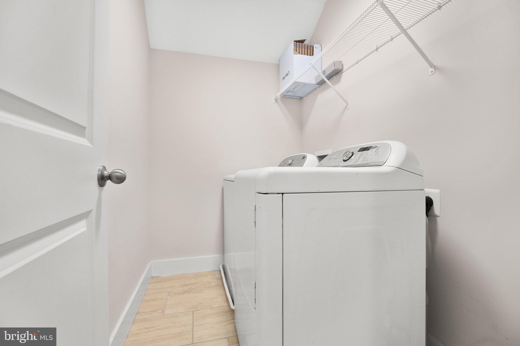 HIDDEN LAKE - Residential