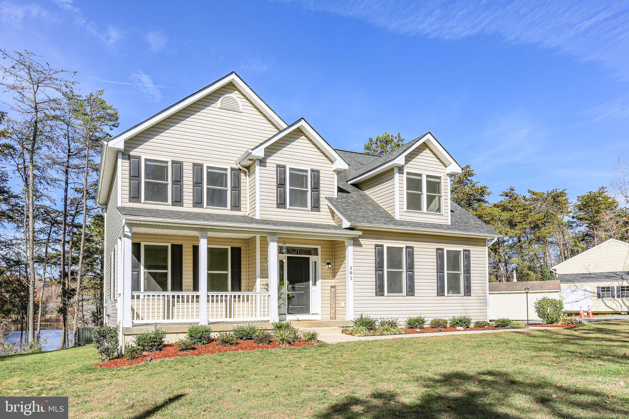 HIDDEN LAKE - Residential