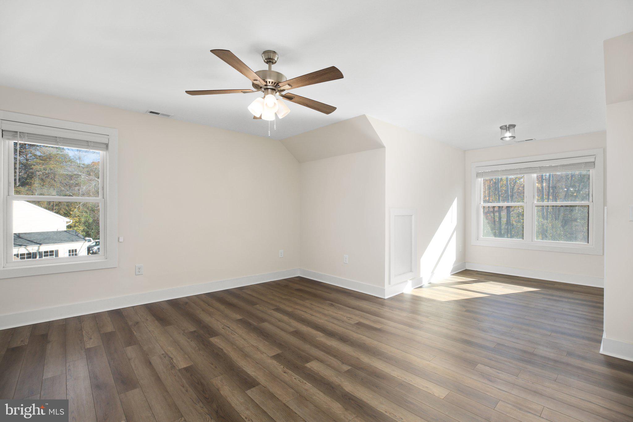 HIDDEN LAKE - Residential