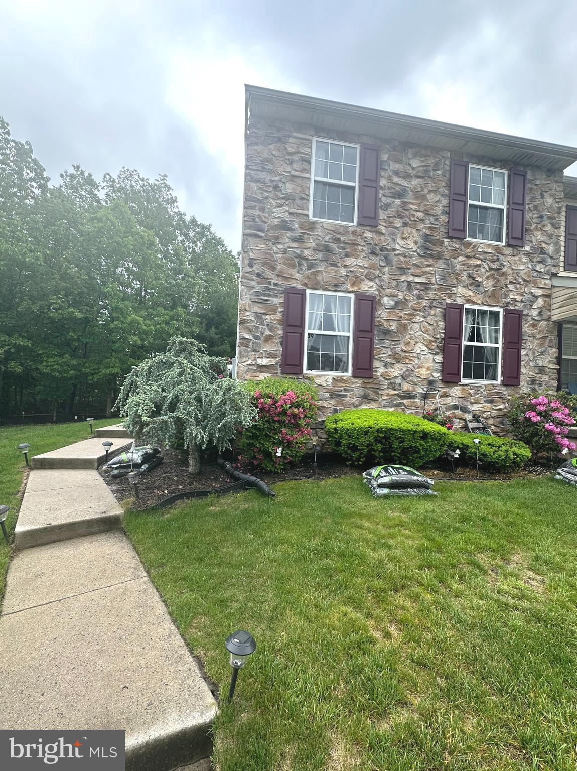 39 NORMANS FORD DR