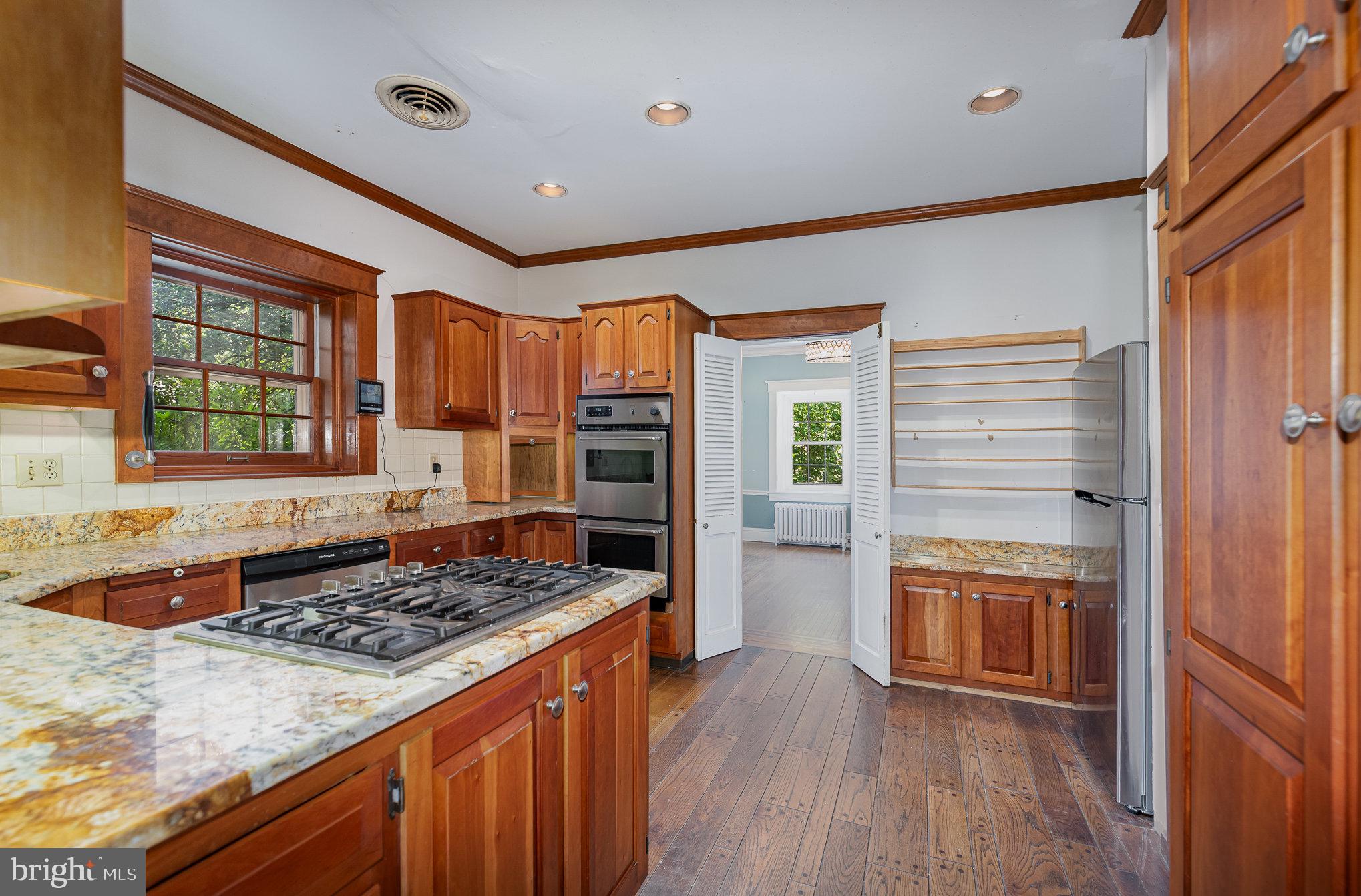 TOWSON ESTATES - Residential