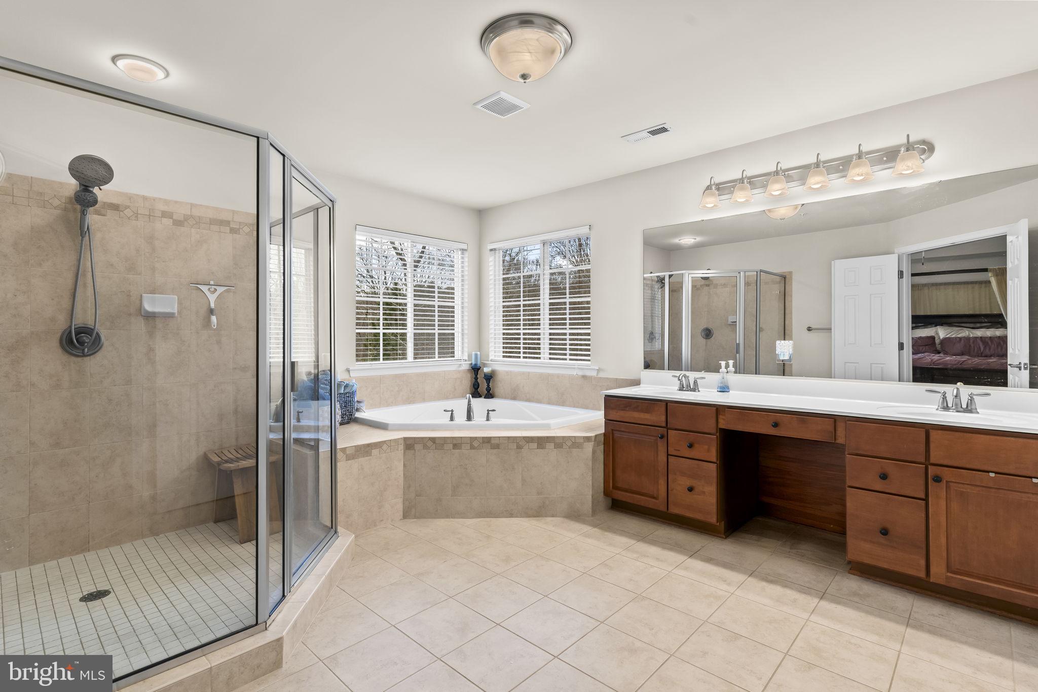 BEN OAKS - Residential