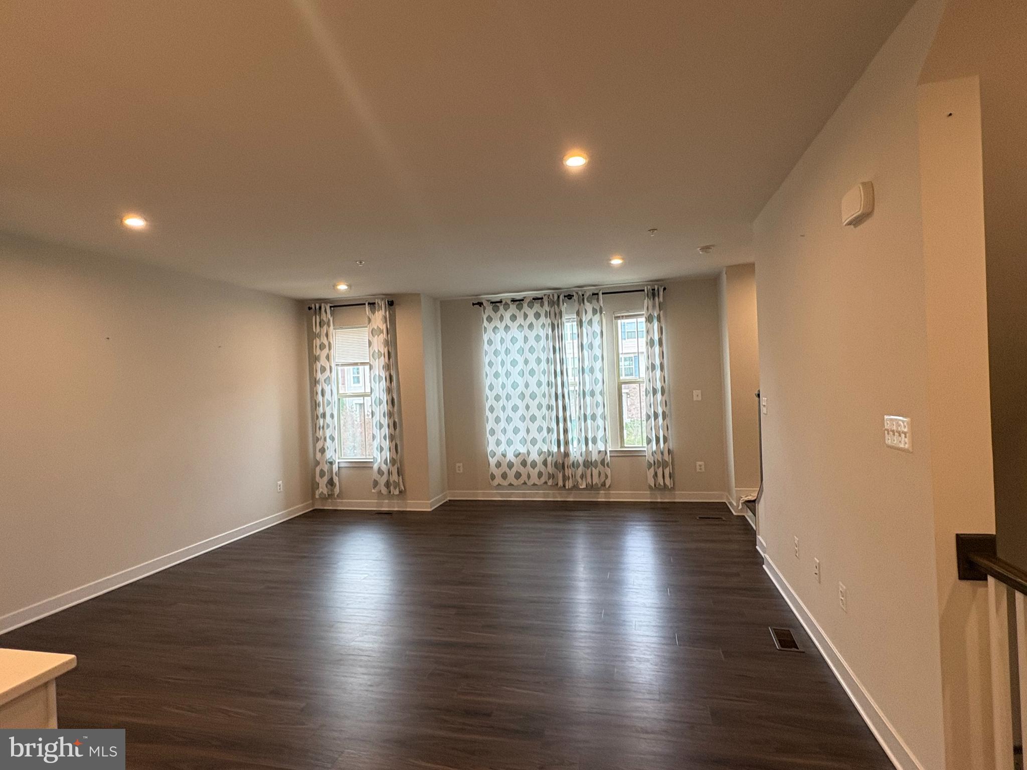 VILLAGES OF URBANA - Residential Lease