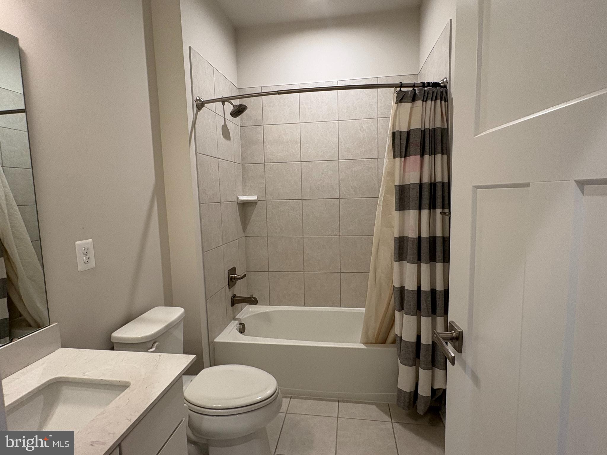 VILLAGES OF URBANA - Residential Lease