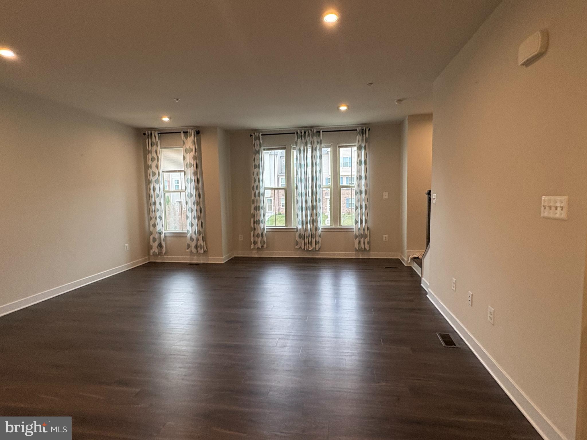 VILLAGES OF URBANA - Residential Lease