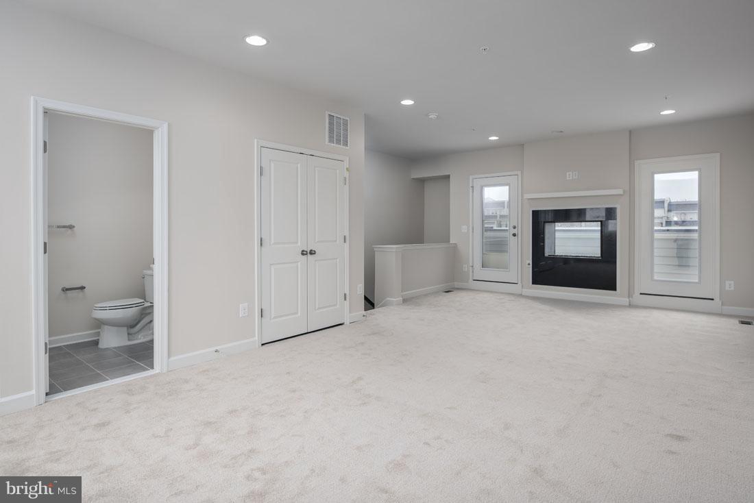 POTOMAC OVERLOOK AT NATIONAL HARBOR - Residential