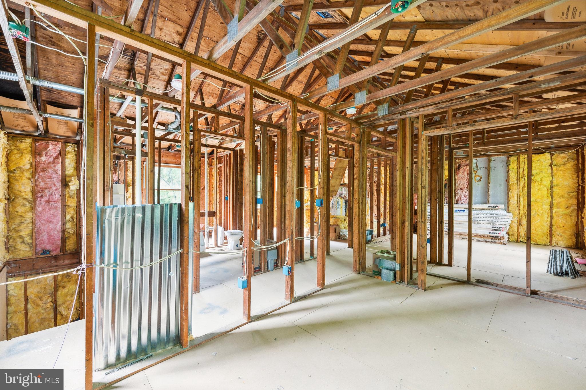 8118 STACEY ROAD