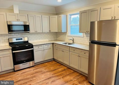 Townhouse For Sale - 424 N Springfield Road<br/> CLIFTON HEIGHTS, PA 19018