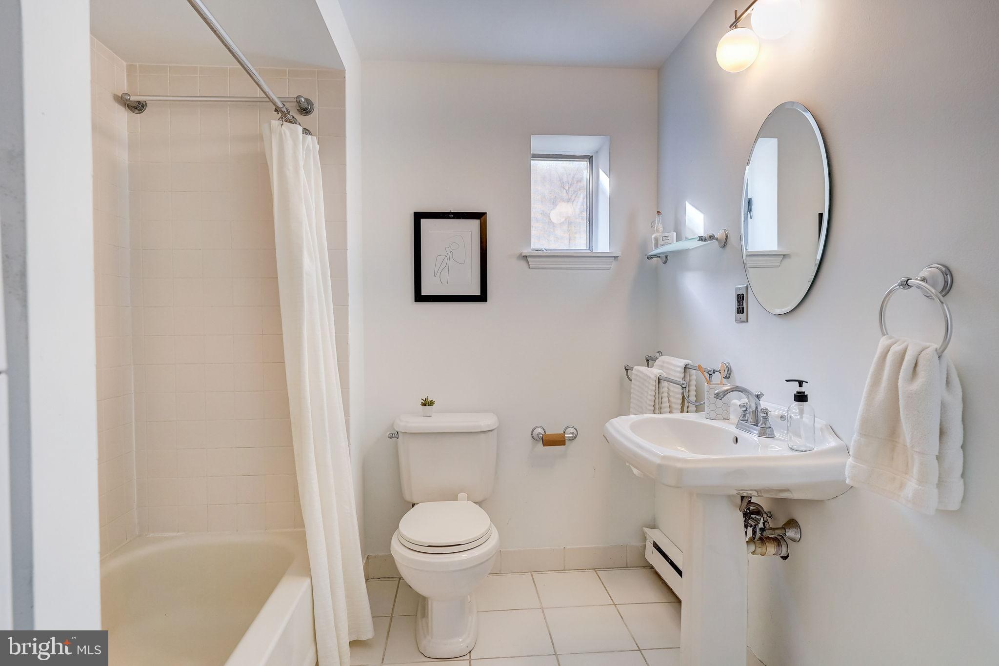 RITTENHOUSE SQUARE - Residential Lease