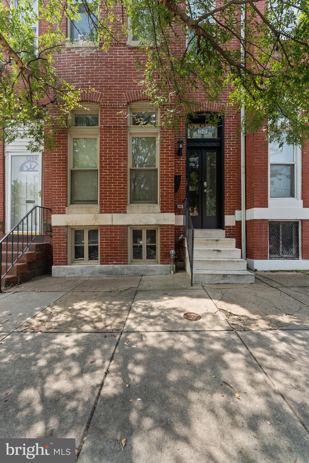 1246 N BROADWAY