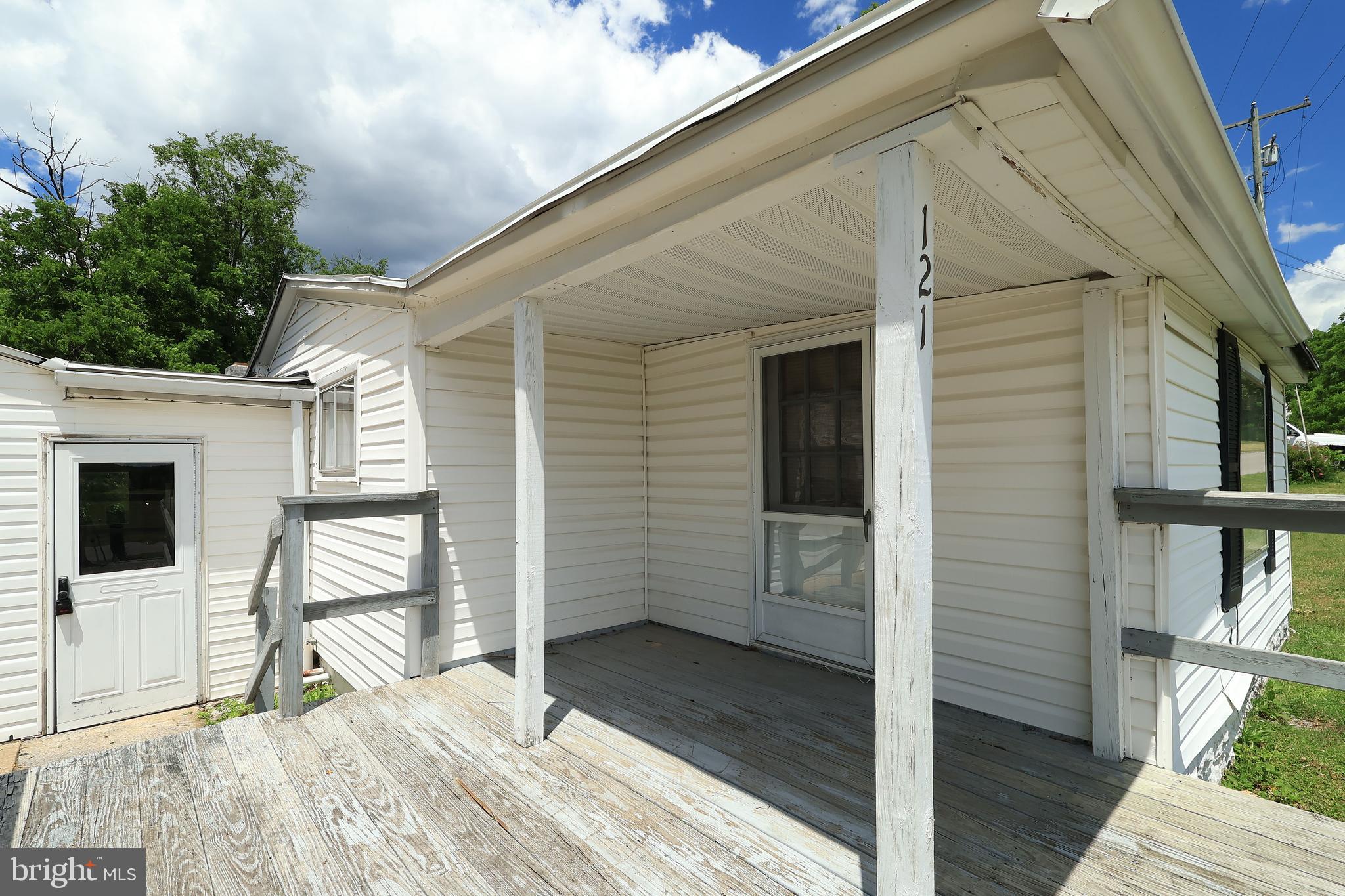 121 MULBARGER LANE
