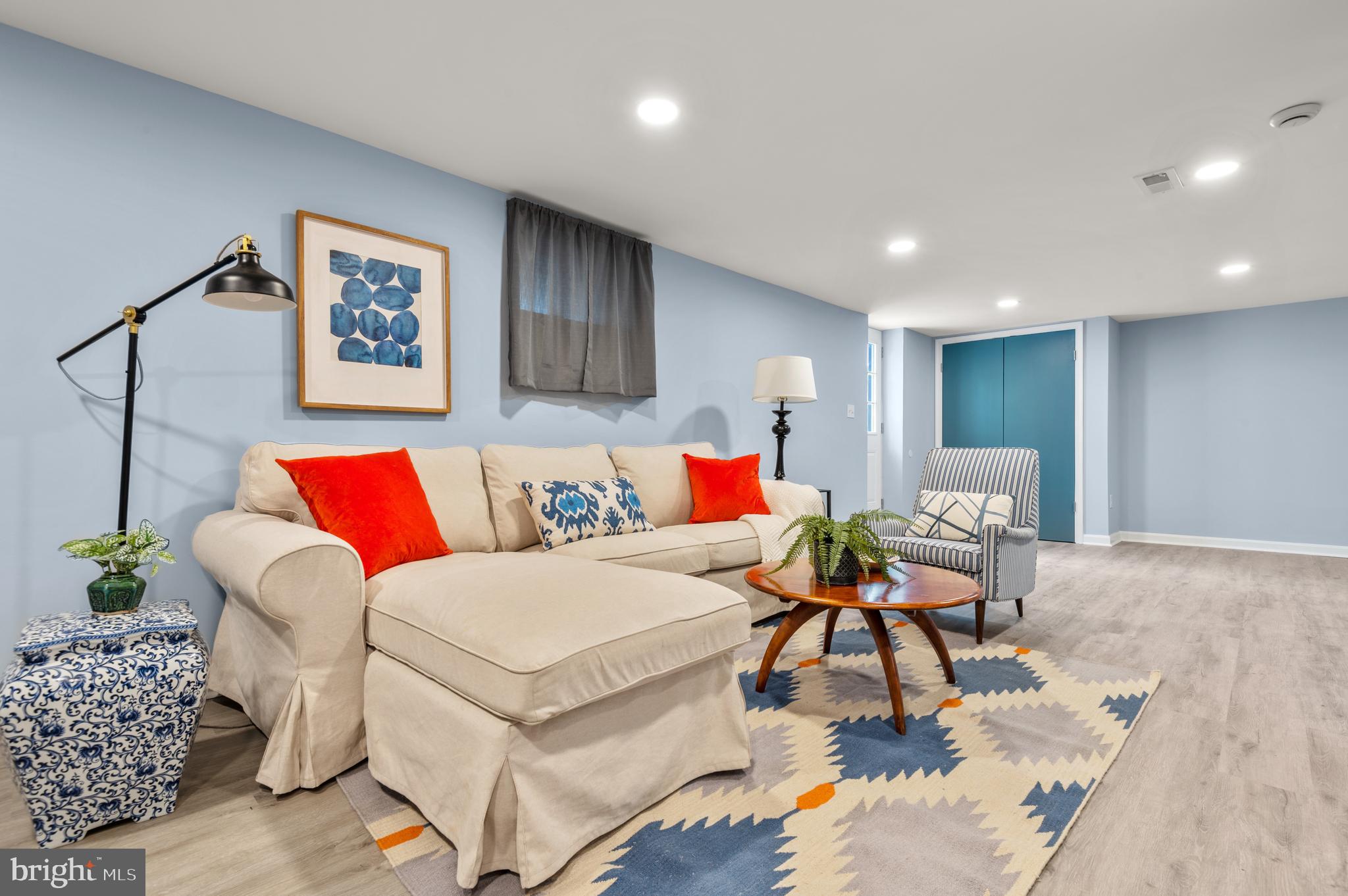 MARYLAND MANOR - Residential