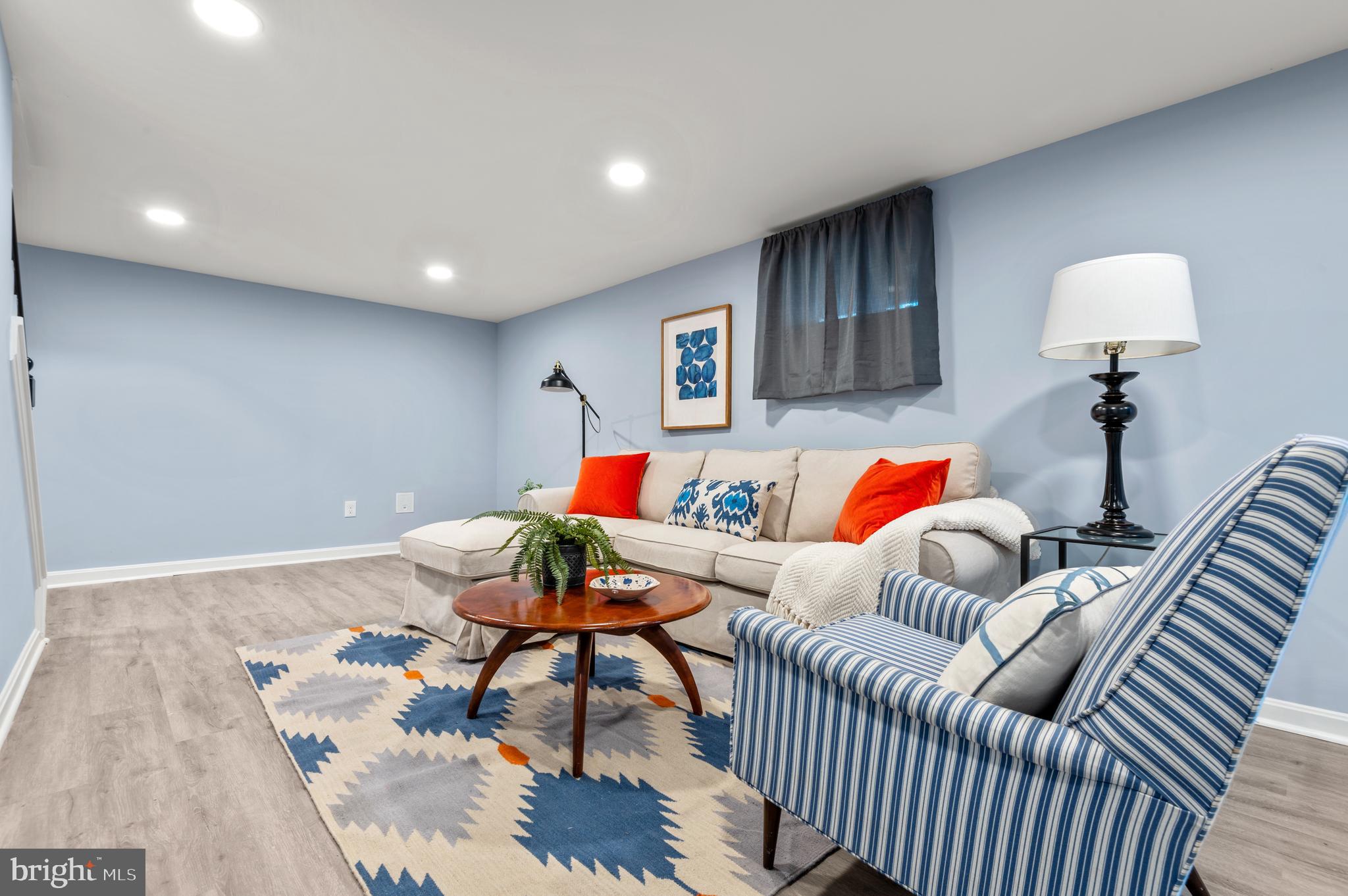 MARYLAND MANOR - Residential