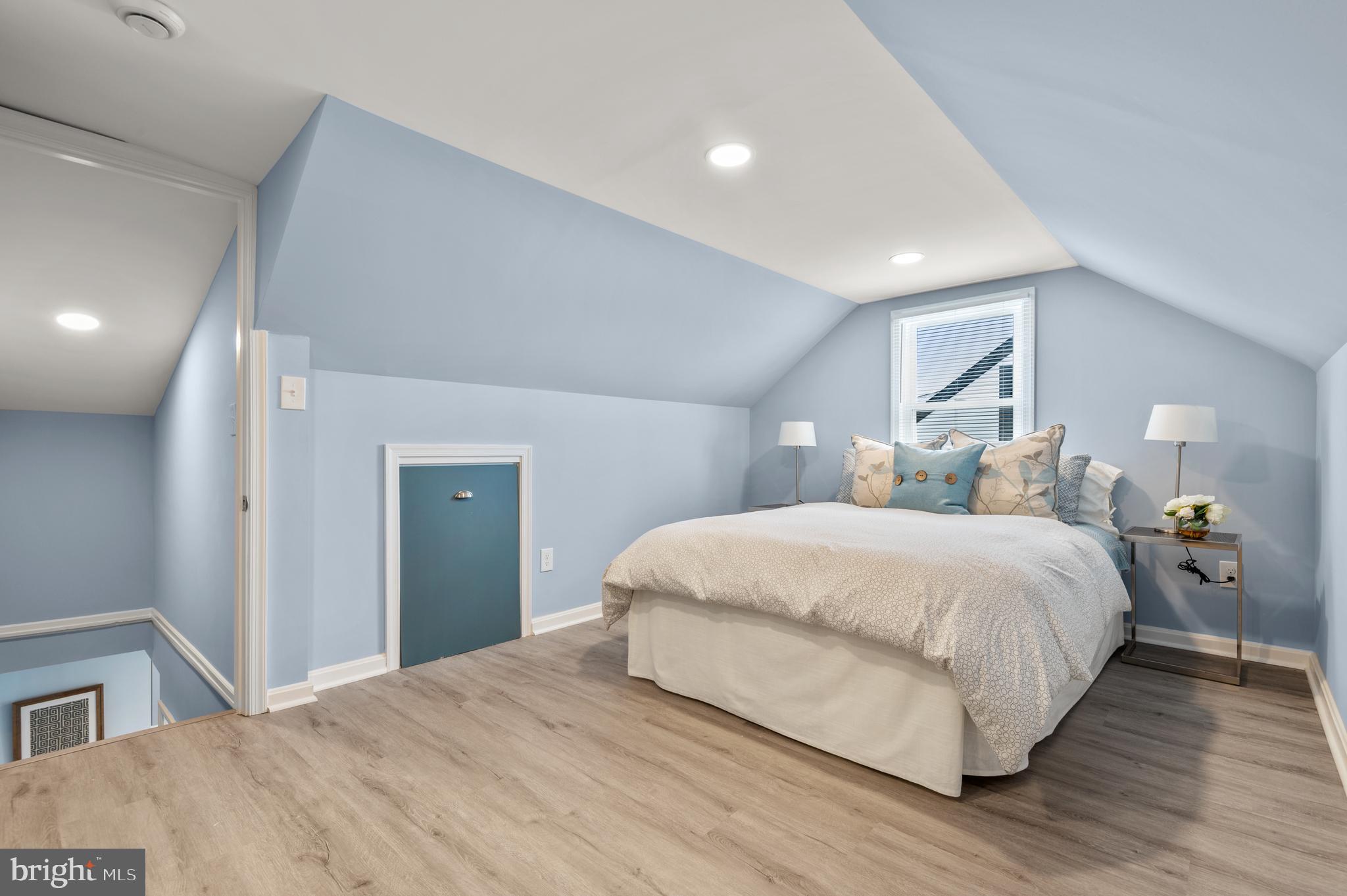 MARYLAND MANOR - Residential