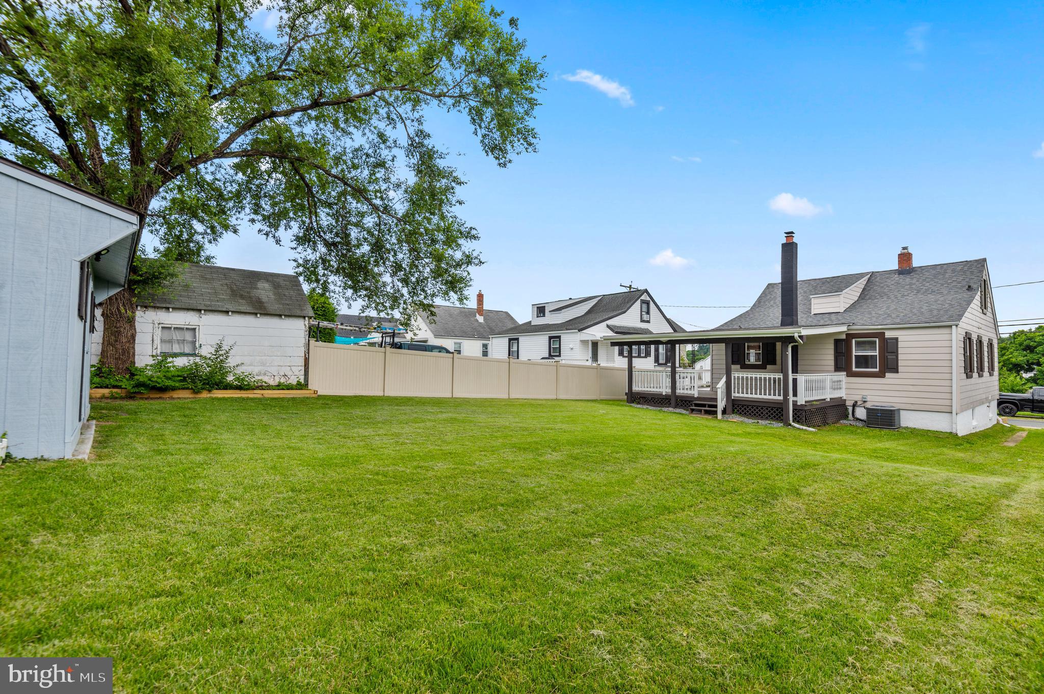 MARYLAND MANOR - Residential