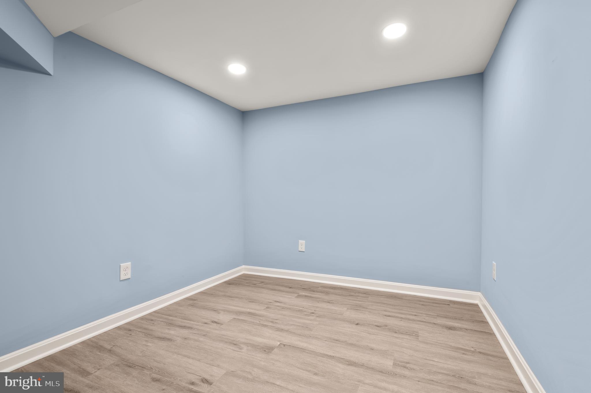 MARYLAND MANOR - Residential