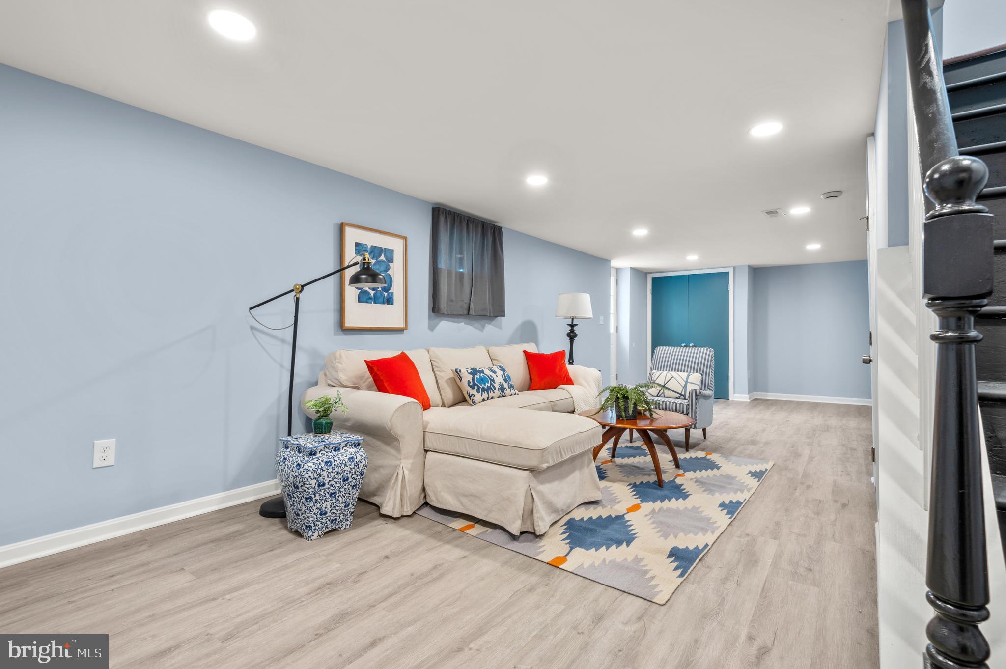 MARYLAND MANOR - Residential