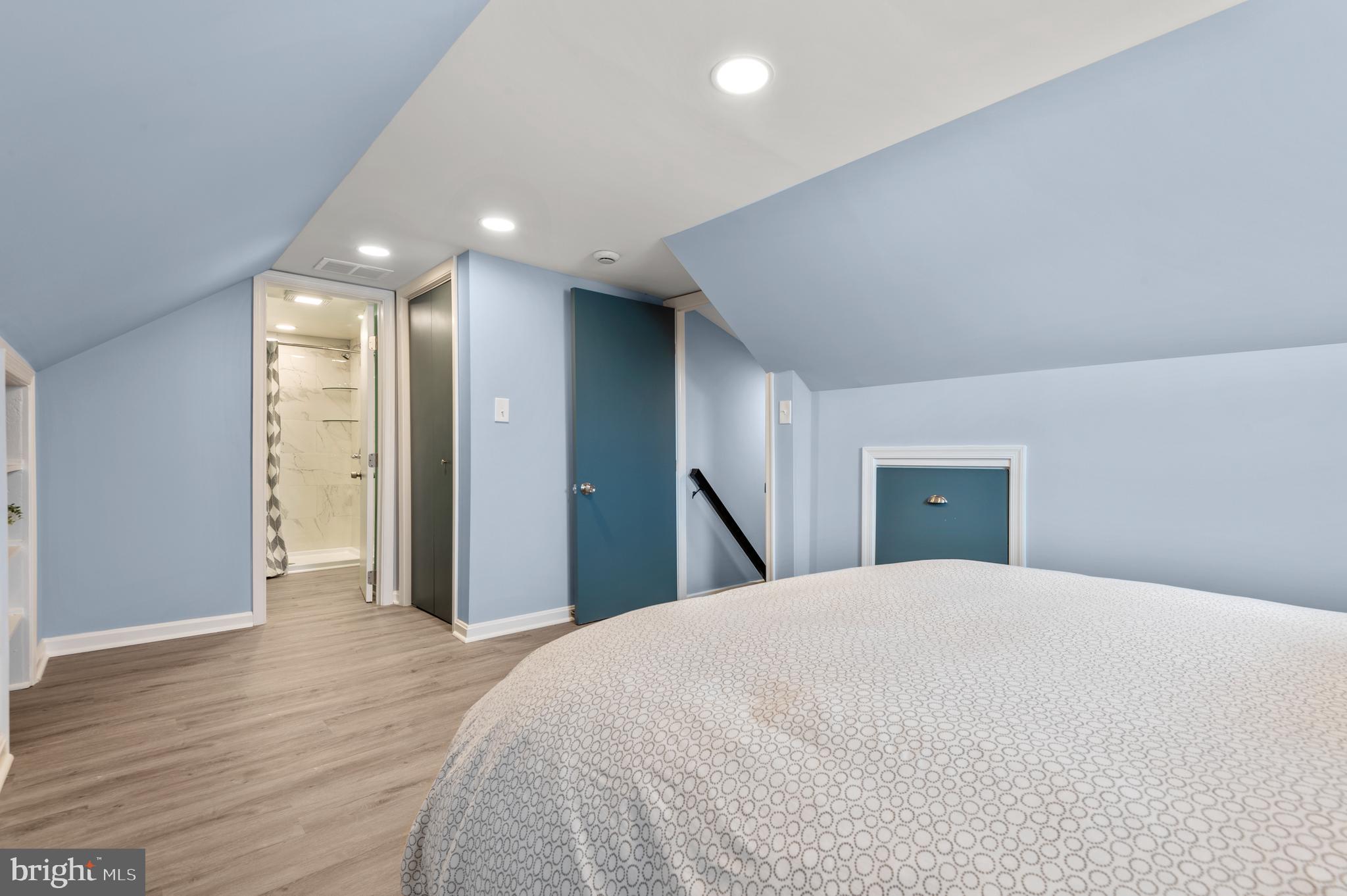 MARYLAND MANOR - Residential