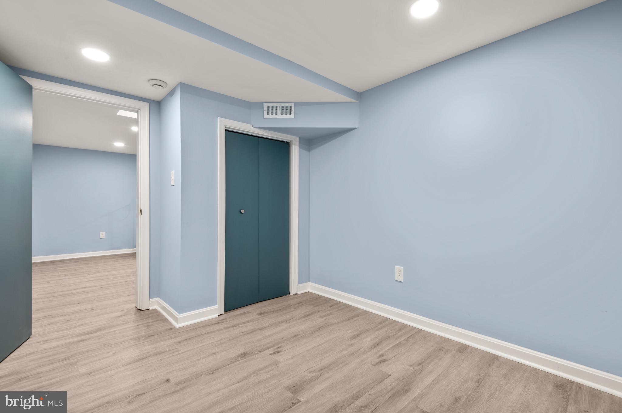 MARYLAND MANOR - Residential