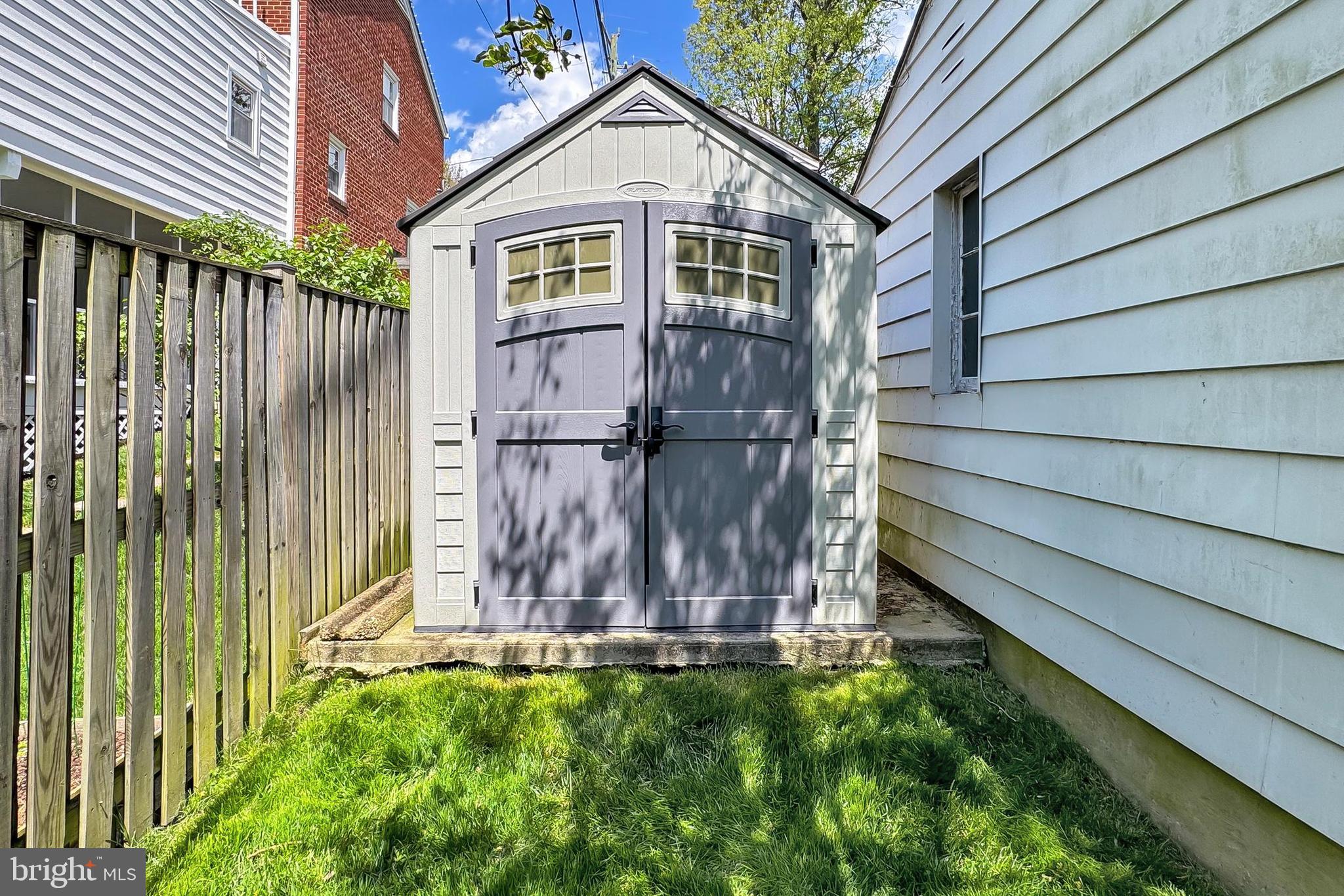 ARLINGTON FOREST - Residential