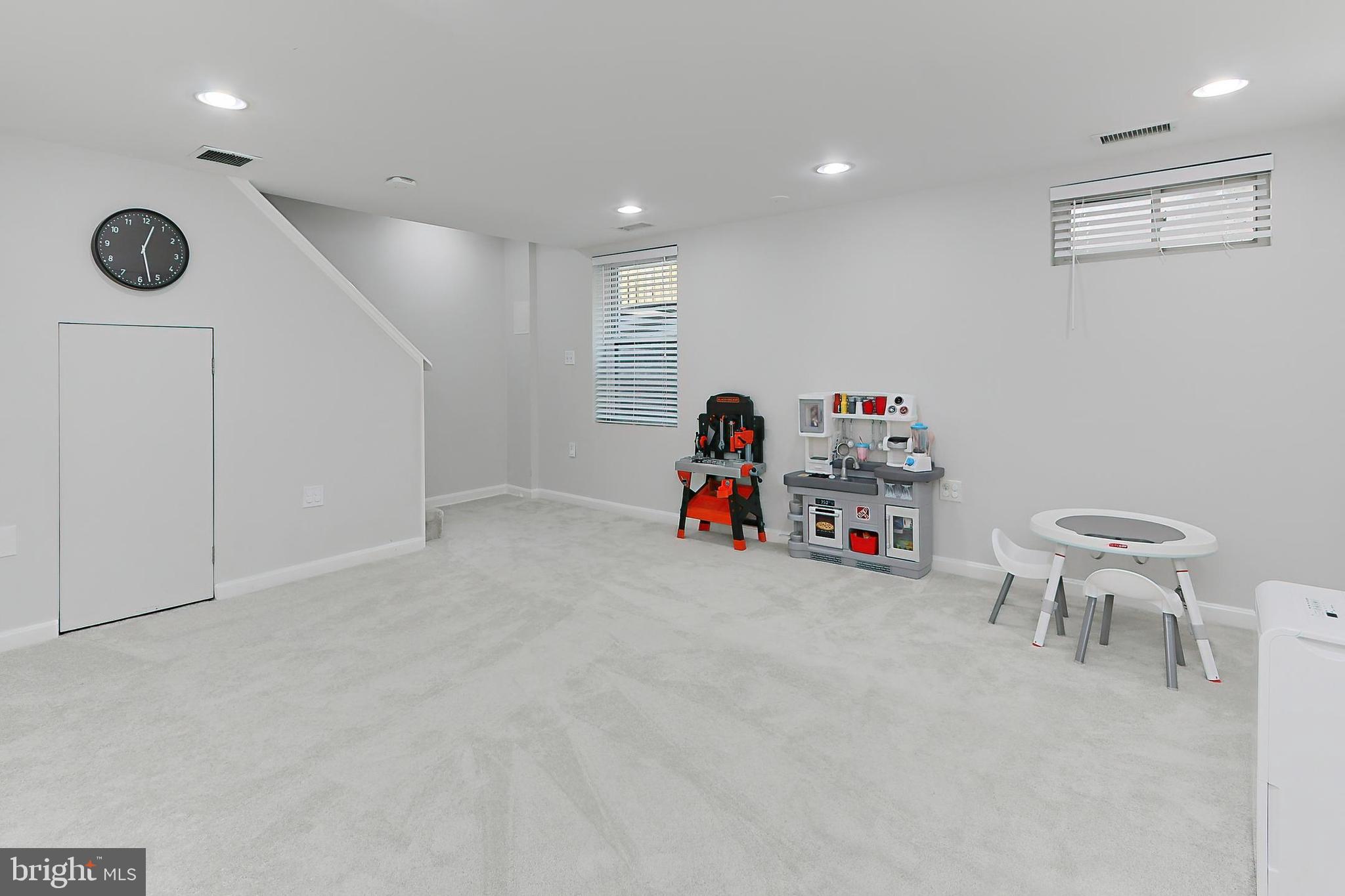 ARLINGTON FOREST - Residential