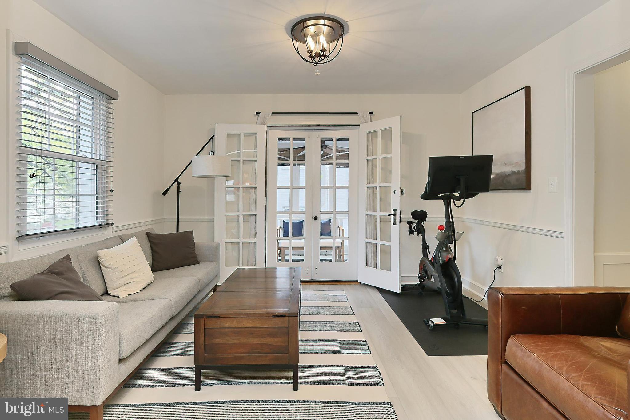 ARLINGTON FOREST - Residential