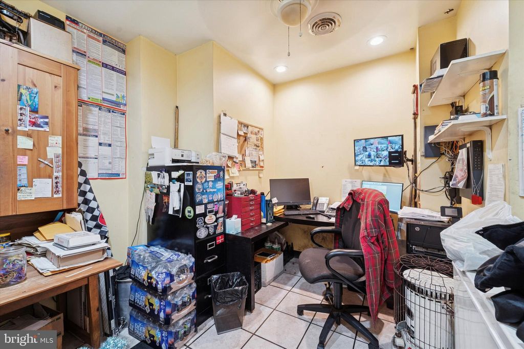 Photo of 265 E Township Line Road, UPPER DARBY, PA 19082 (MLS # PADE2105428)