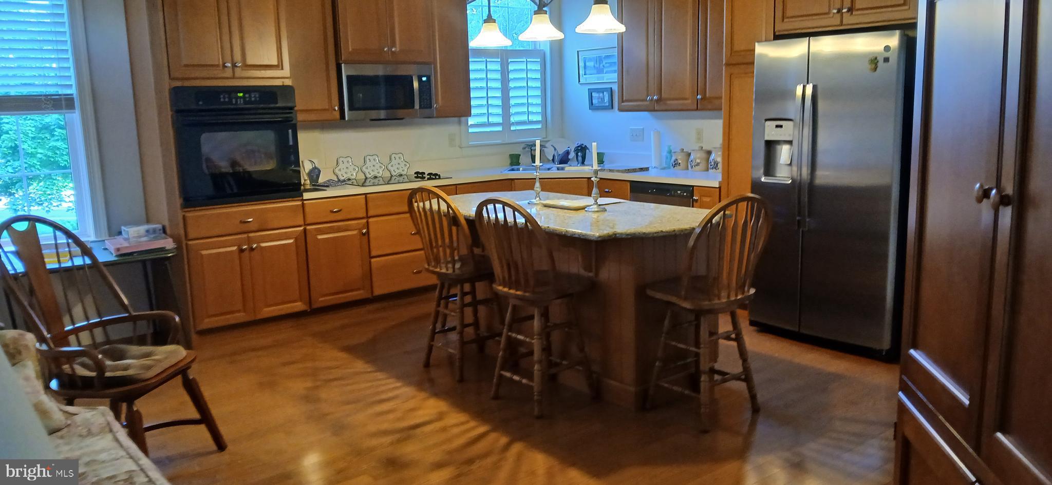 30 FARMVIEW LANE