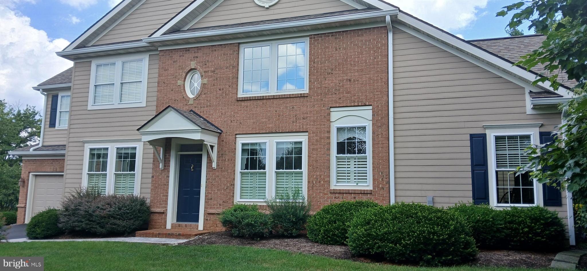 30 FARMVIEW LANE