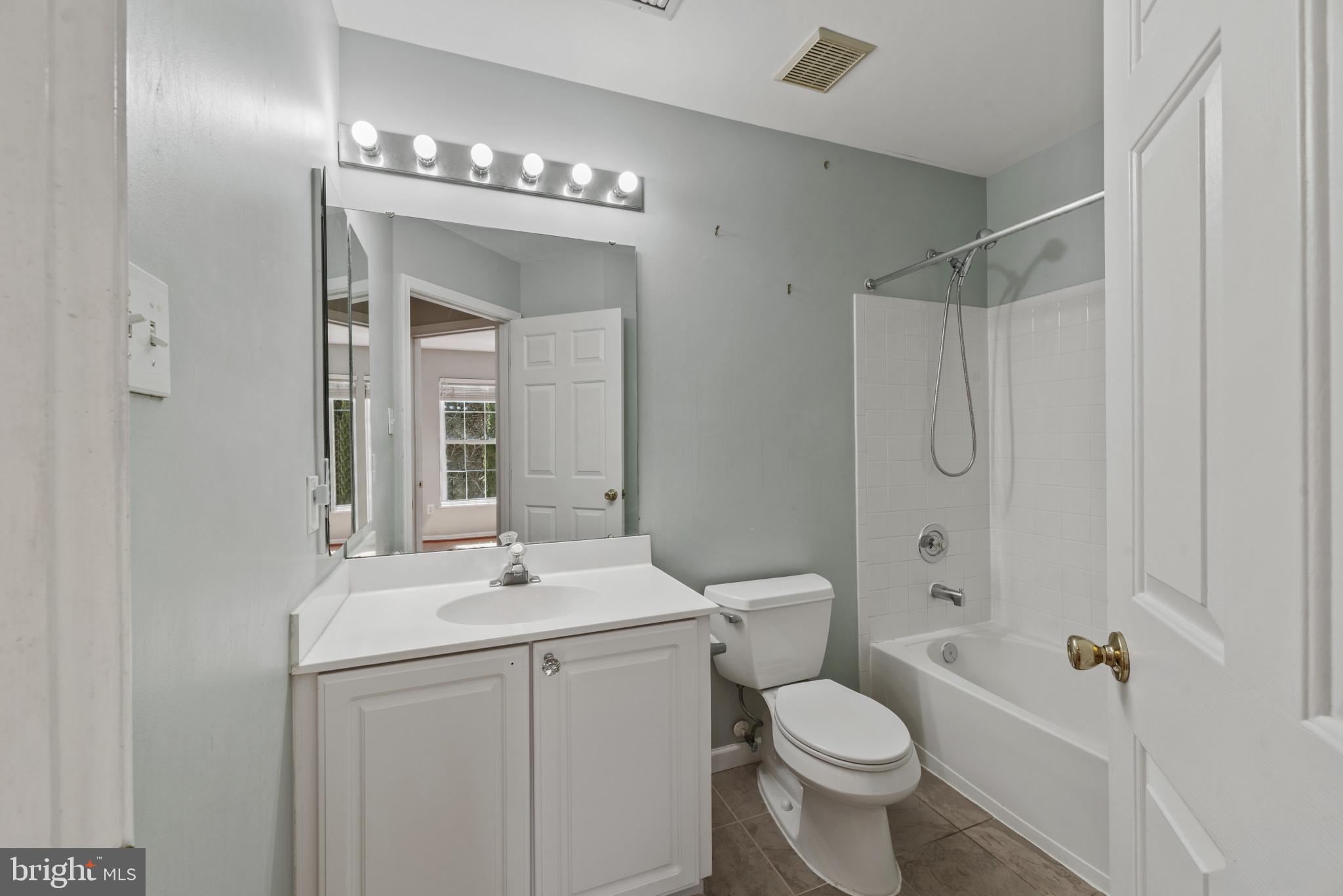 HAMMONDS OVERLOOK - Residential