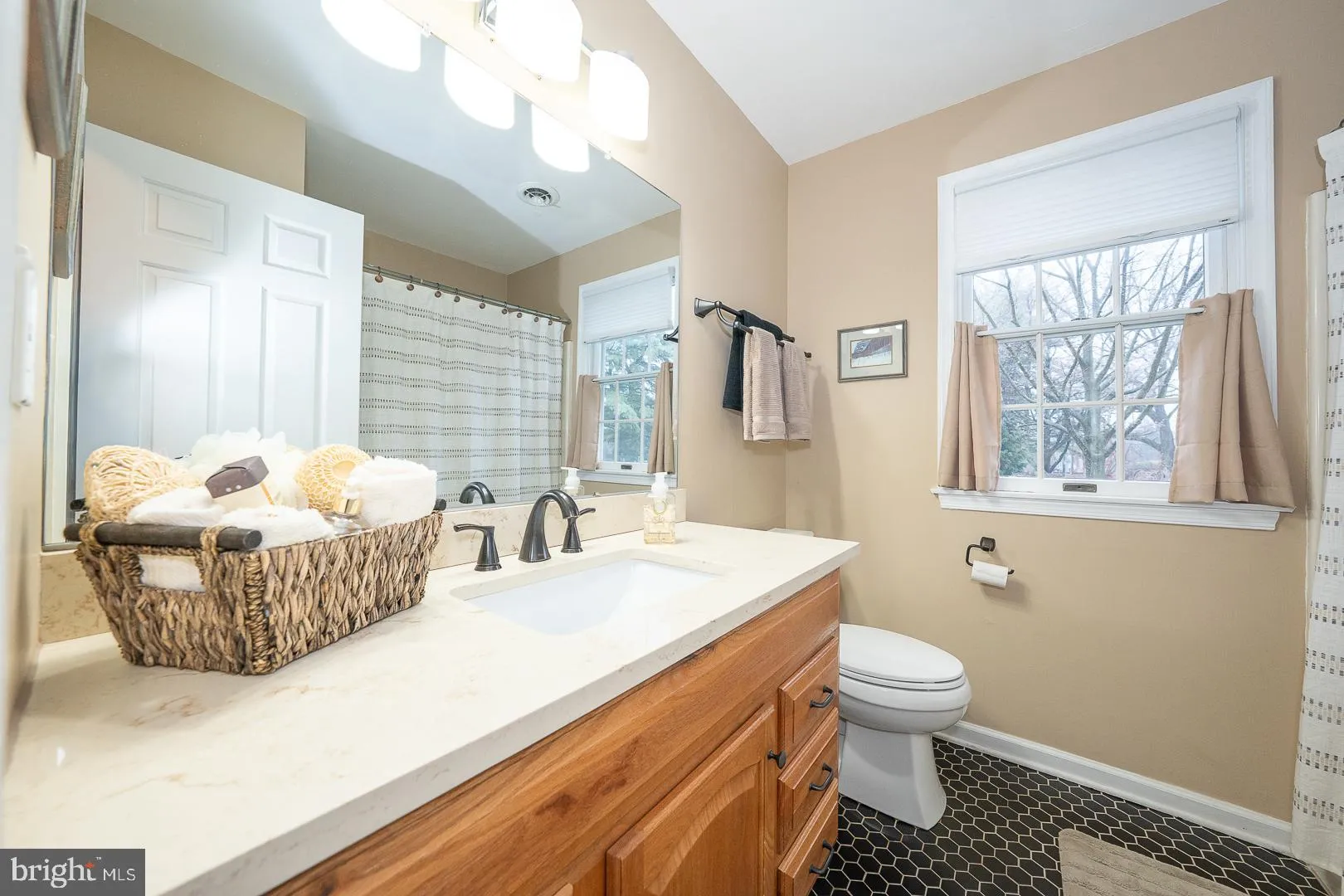 West Chester, Pennsylvania 19380, United States, 4 Bedrooms Bedrooms, ,3 BathroomsBathrooms,Residential,Pending,252517