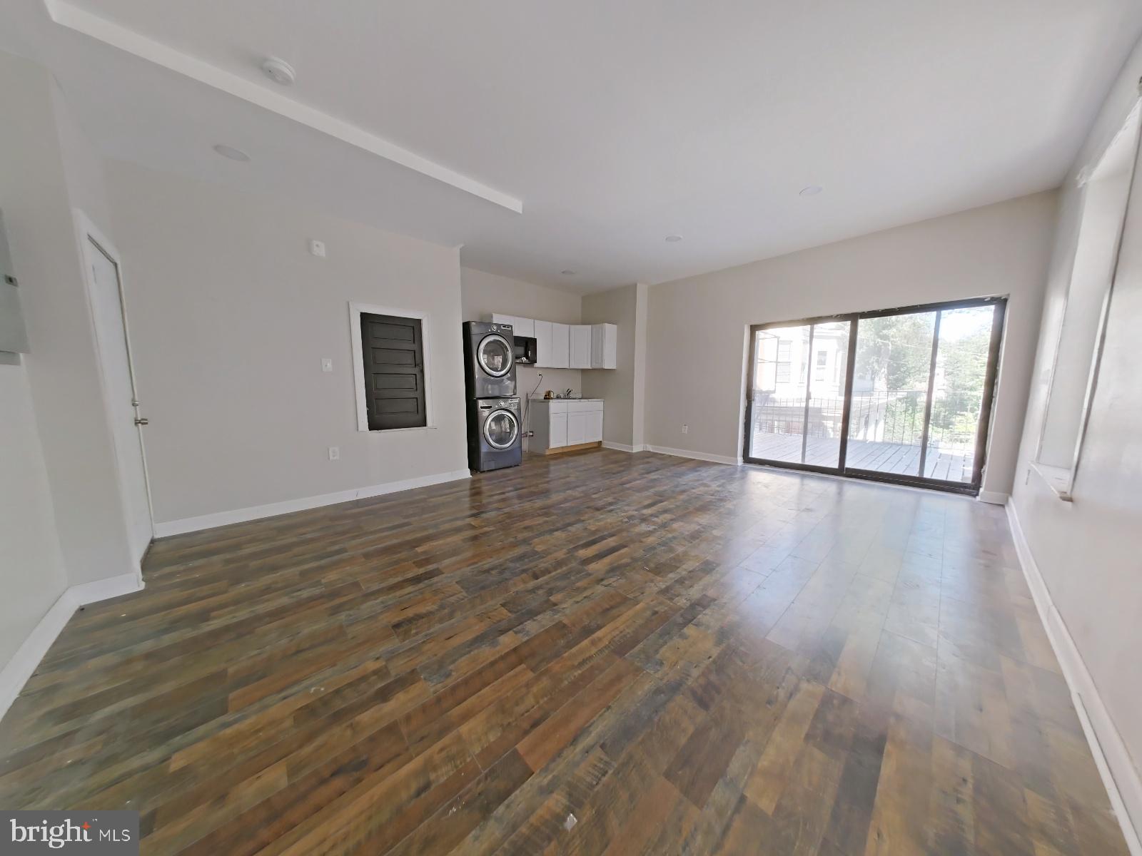 GERMANTOWN - Commercial Sale