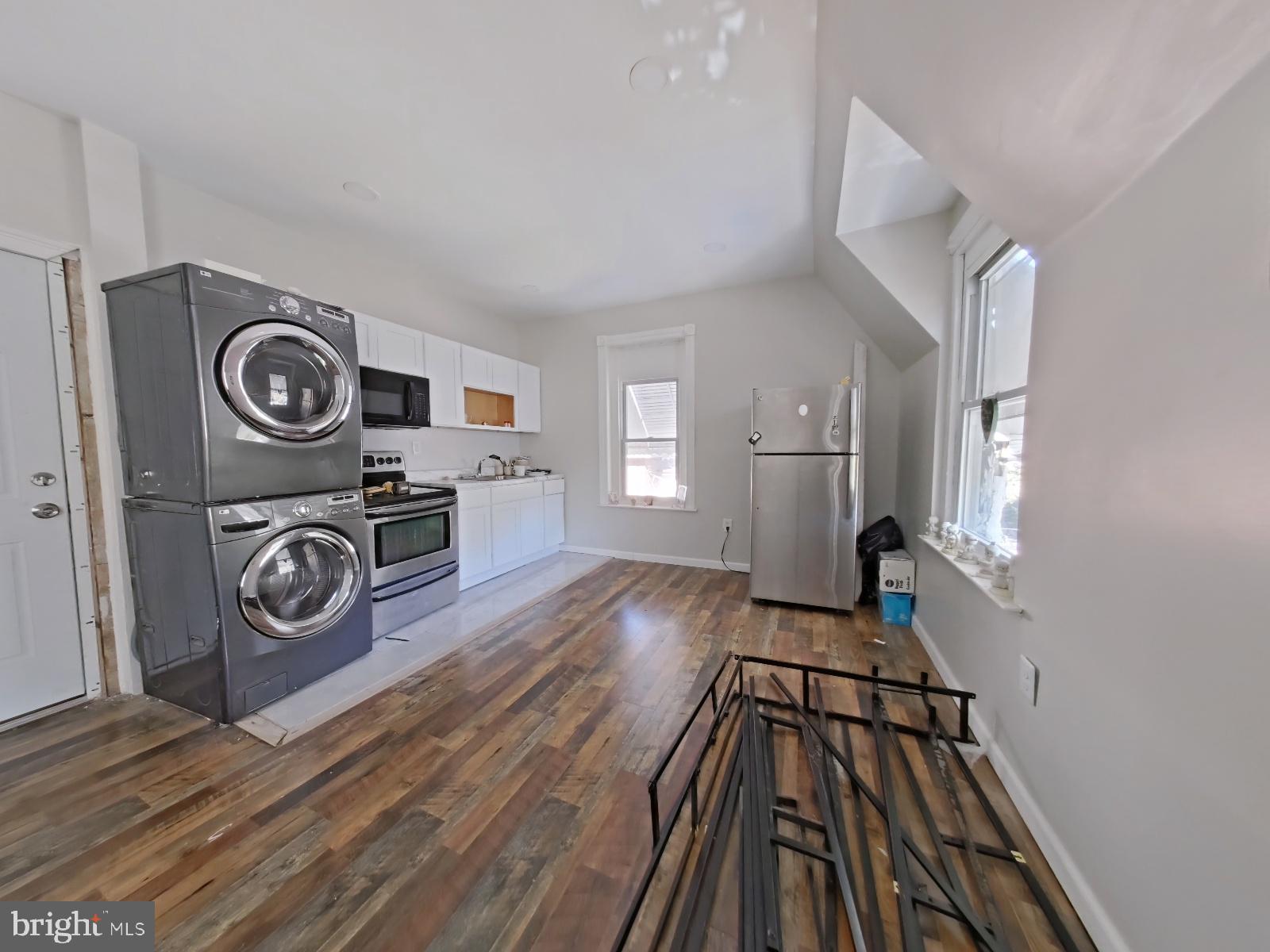 GERMANTOWN - Commercial Sale