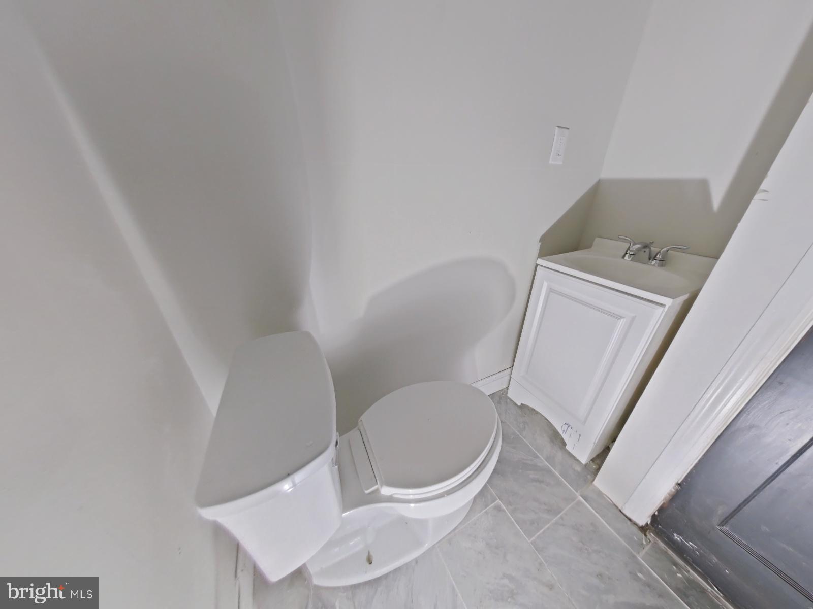 GERMANTOWN - Commercial Sale